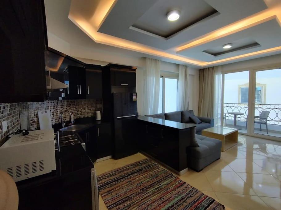 3-Bedroom Apartment On The Third Floor With 3 Balconies And Lovely Pool View, Street View And Free Beach Access In Sharm Hills Resort 外观 照片