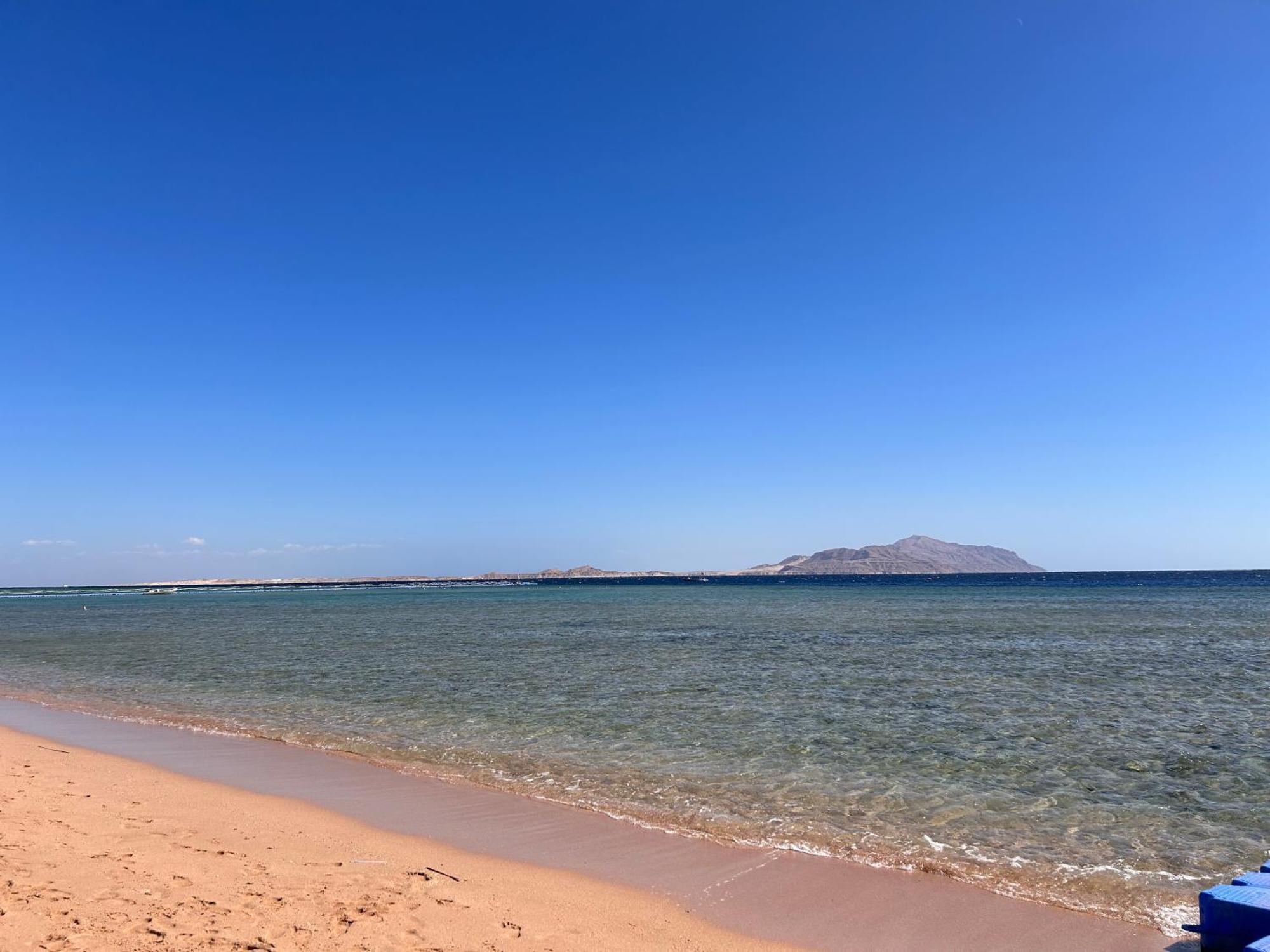 3-Bedroom Apartment On The Third Floor With 3 Balconies And Lovely Pool View, Street View And Free Beach Access In Sharm Hills Resort 外观 照片
