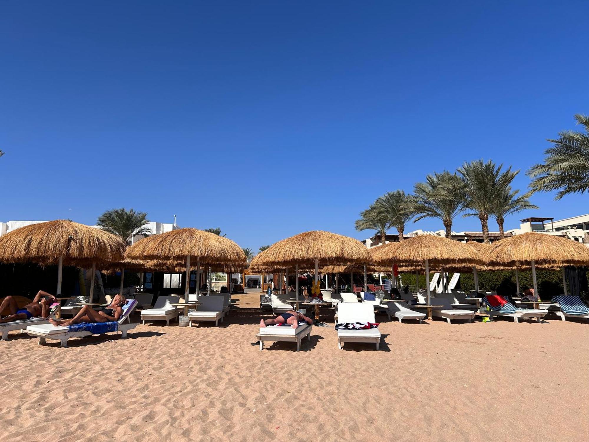 3-Bedroom Apartment On The Third Floor With 3 Balconies And Lovely Pool View, Street View And Free Beach Access In Sharm Hills Resort 外观 照片