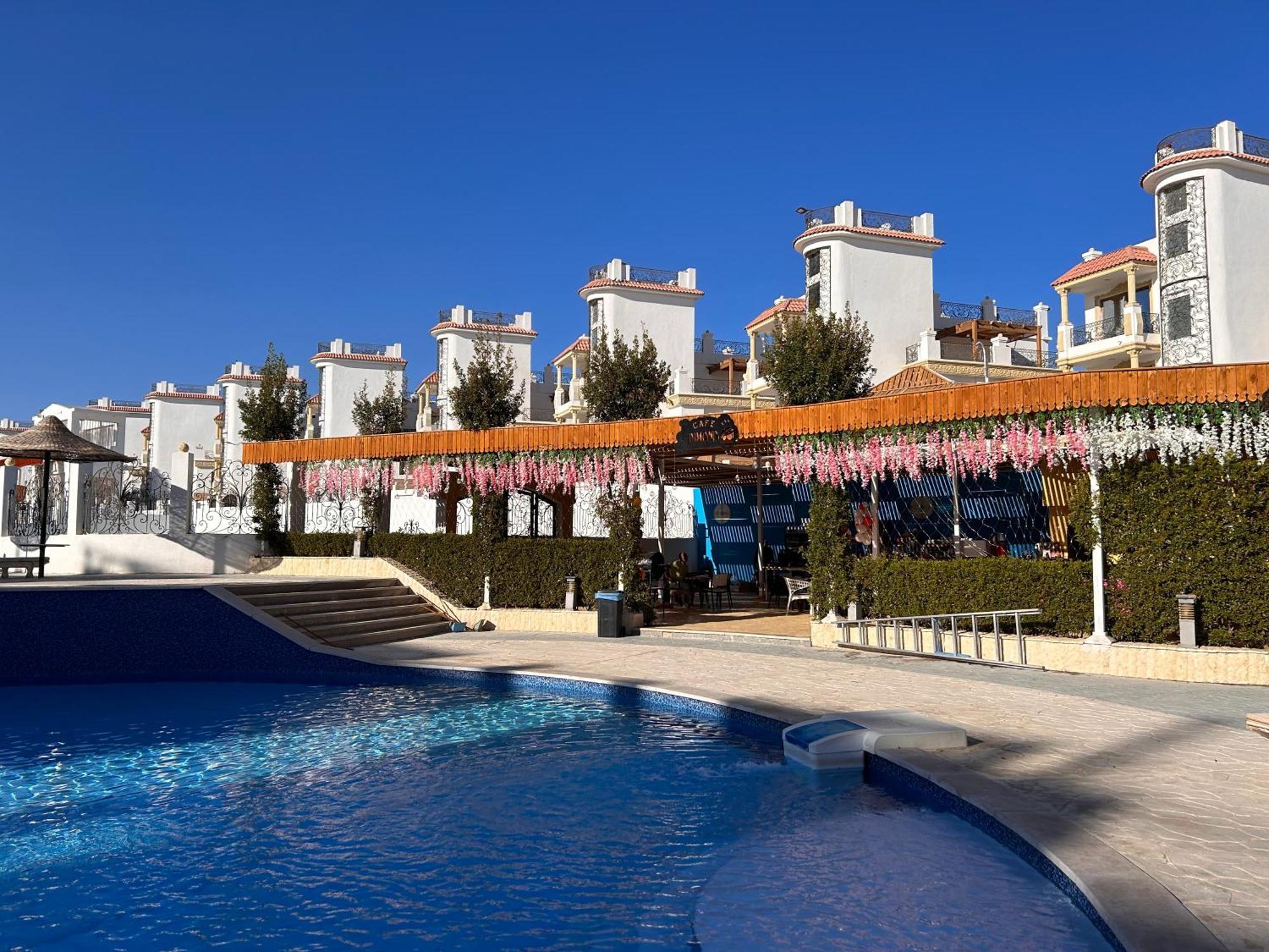 3-Bedroom Apartment On The Third Floor With 3 Balconies And Lovely Pool View, Street View And Free Beach Access In Sharm Hills Resort 外观 照片