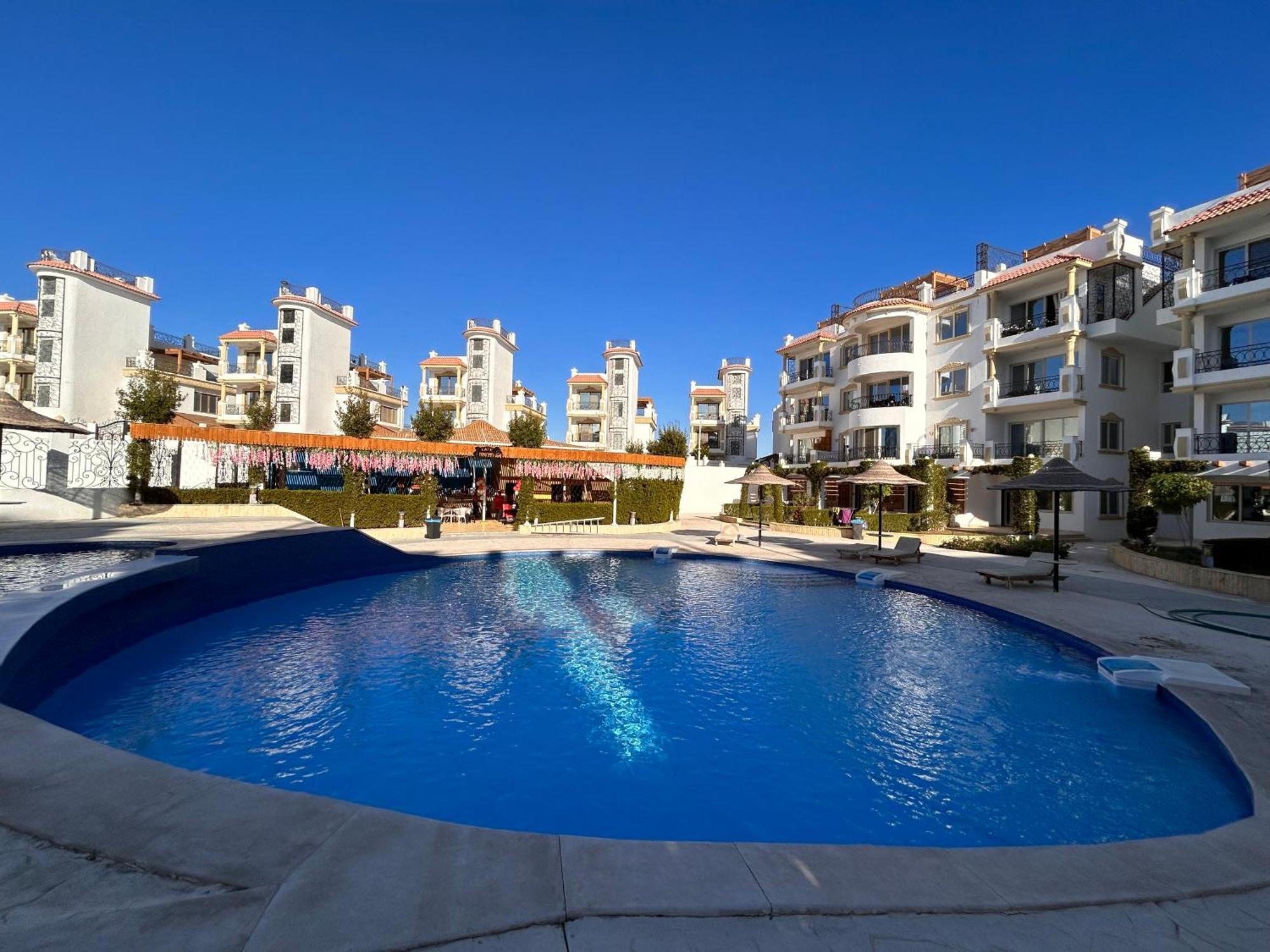 3-Bedroom Apartment On The Third Floor With 3 Balconies And Lovely Pool View, Street View And Free Beach Access In Sharm Hills Resort 外观 照片