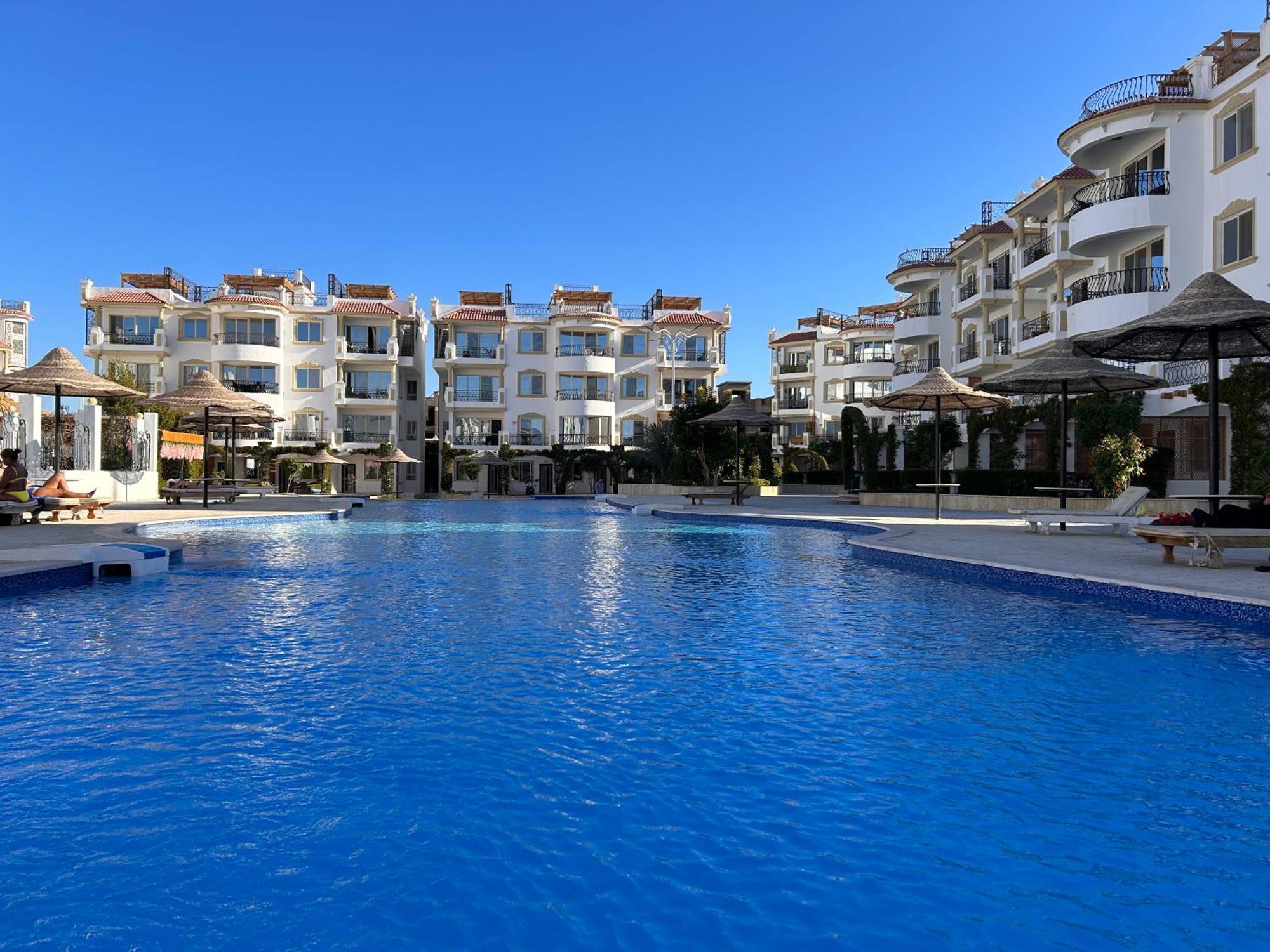 3-Bedroom Apartment On The Third Floor With 3 Balconies And Lovely Pool View, Street View And Free Beach Access In Sharm Hills Resort 外观 照片