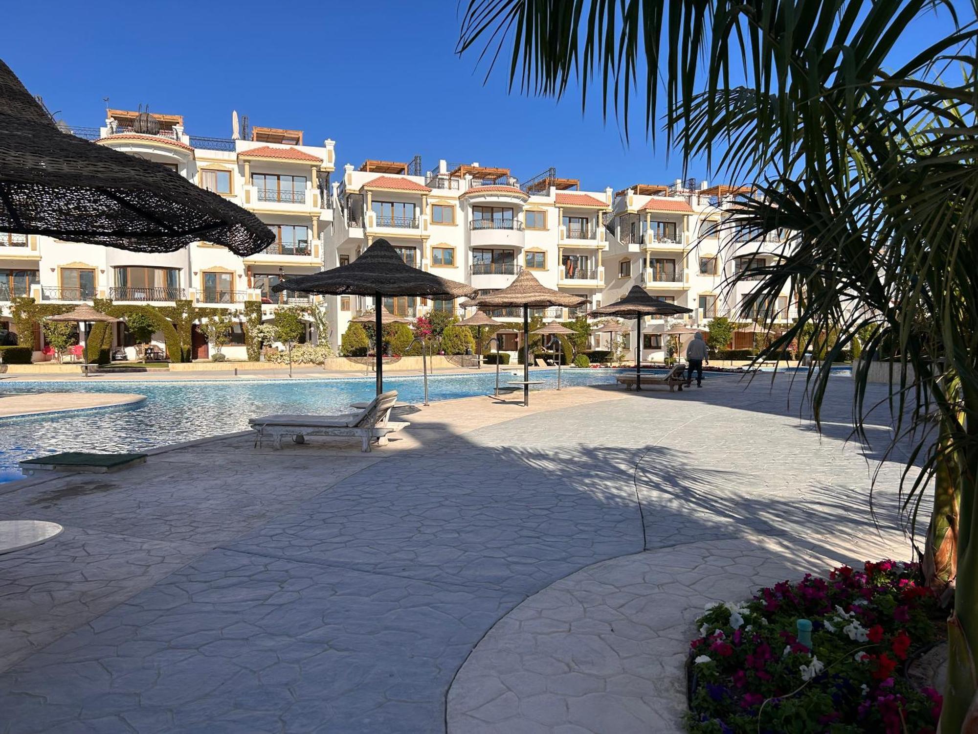 3-Bedroom Apartment On The Third Floor With 3 Balconies And Lovely Pool View, Street View And Free Beach Access In Sharm Hills Resort 外观 照片