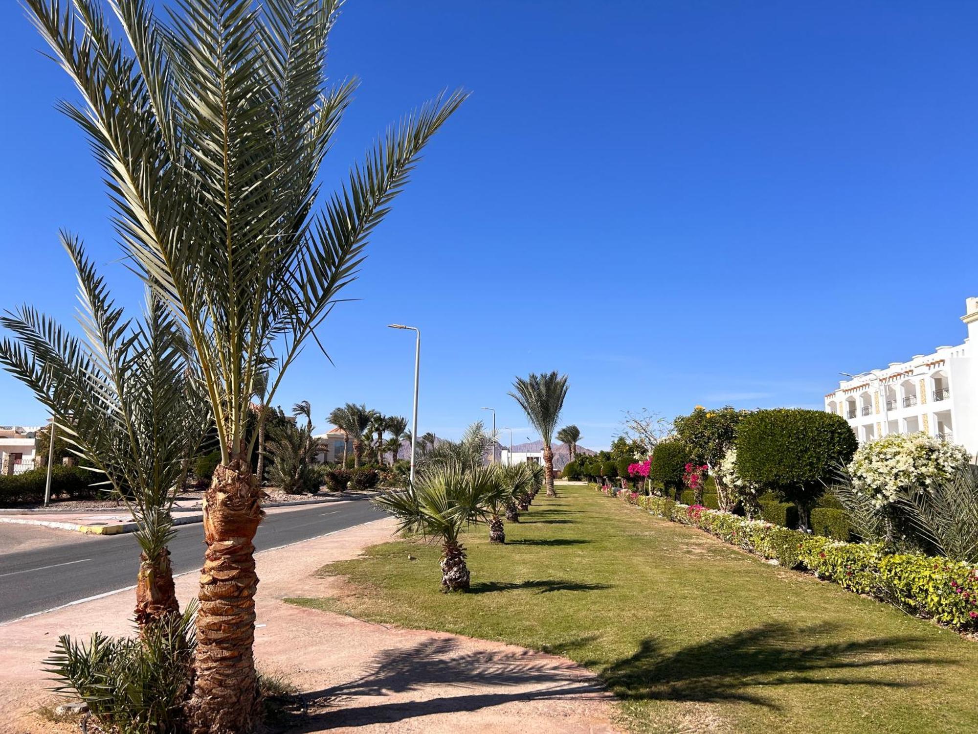 3-Bedroom Apartment On The Third Floor With 3 Balconies And Lovely Pool View, Street View And Free Beach Access In Sharm Hills Resort 外观 照片
